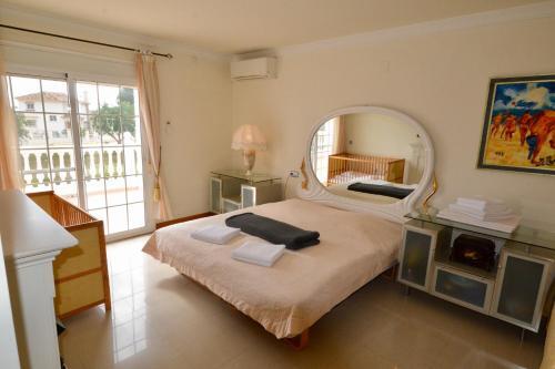Mijas Villa Sleeps 15 With Pool And Air Con