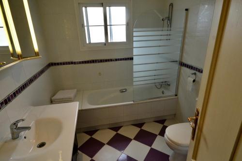 Mijas Villa Sleeps 15 With Pool And Air Con