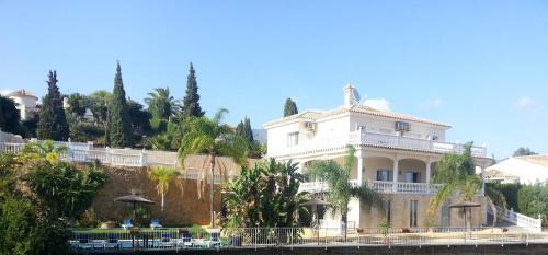 Mijas Villa Sleeps 15 With Pool And Air Con
