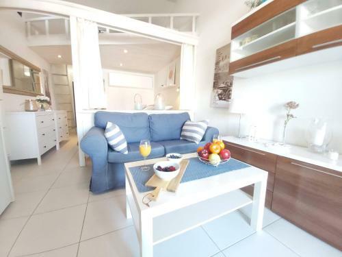 Central Apartment With Sea Views