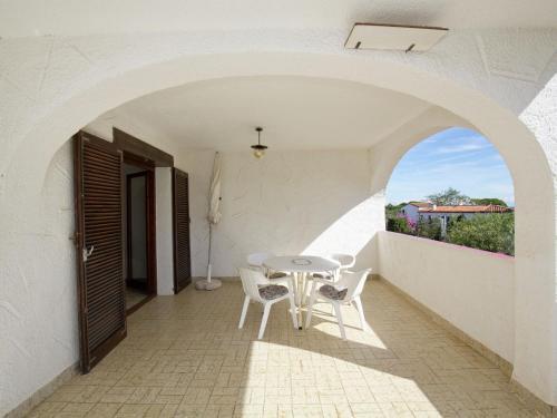 Small Building With 4 Apartments Close To The Beach