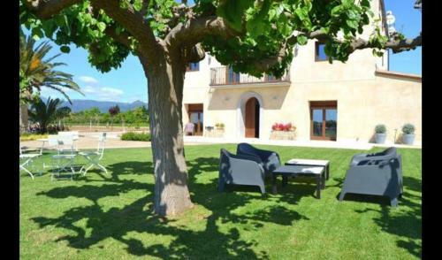 Montbrio Del Camp Villa Sleeps 14 With Pool And Air Con