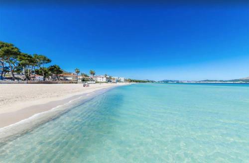 Benestar Pool And Beach In Platja de Muro