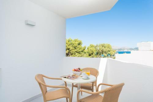 Apartments & Studios With Shared Pool, Near The Beach