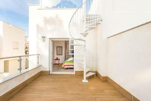 Nerja Villa Sleeps 6 Pool Air Con Wifi