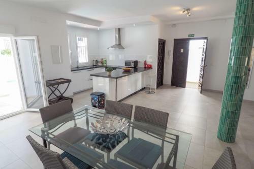 Nerja Paradise Rentals - Villa Perla