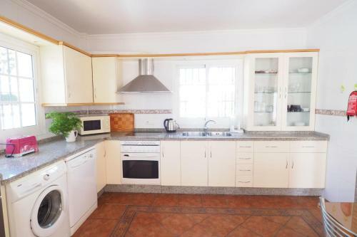 Nerja Paradise Rentals - Villa Buganvilla