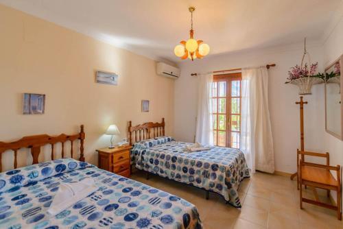 Nerja Villa Sleeps 6 With Pool Air Con And Wifi