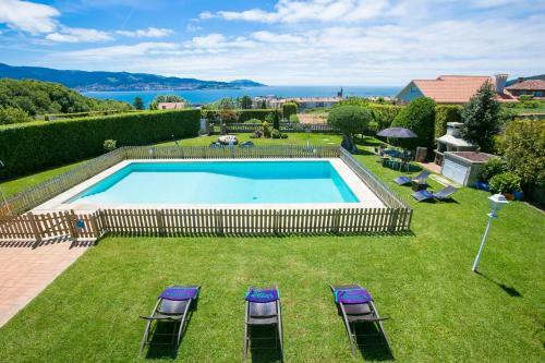 Nigran Villa Sleeps 11 Pool Wifi