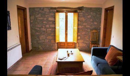 Olost Villa Sleeps 10 With Pool