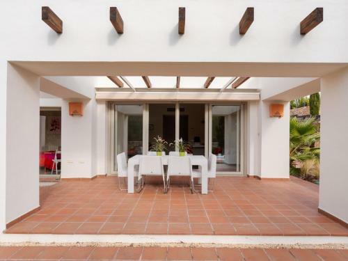 Classy Holiday Home In Orihuela With Garden