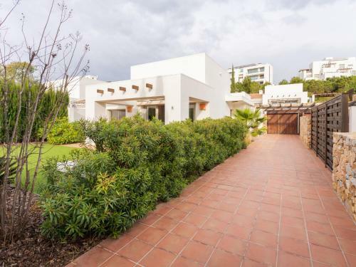 Classy Holiday Home In Orihuela With Garden