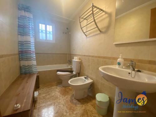 La Cinuelica R2, Ground Floor Apartment With Comm Pool L167
