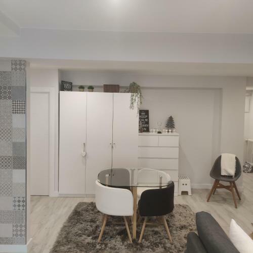 Apartamento De Lujo, Nuevo. Pleno Centro.
