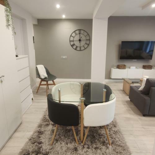 Apartamento De Lujo, Nuevo. Pleno Centro.