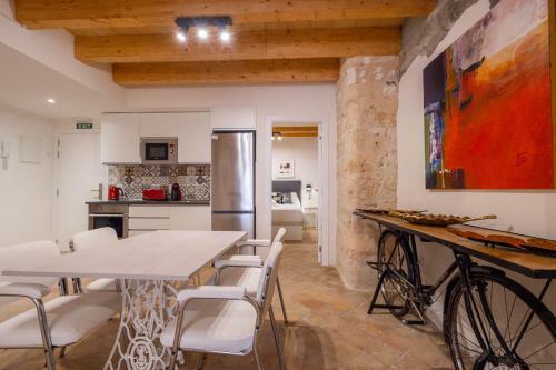Vintage Palma Palace Apartments Ti