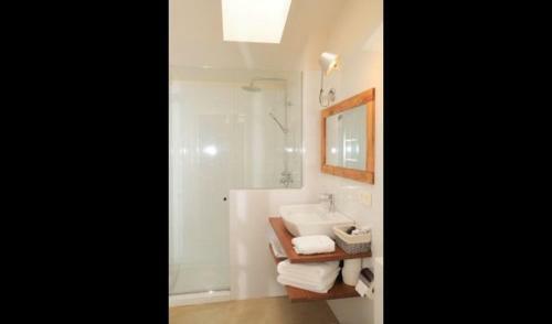 Pals Apartment Sleeps 4 With Pool And Air Con
