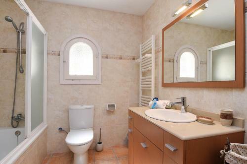 Urbanitzacio Montemar Villa Sleeps 6 With Pool Air Con And Wifi
