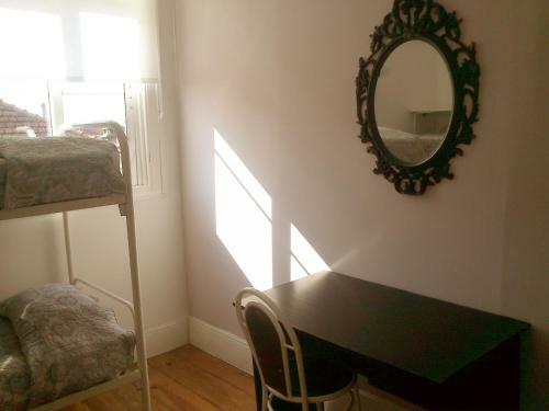 Hostal Duas Na��es Guest House