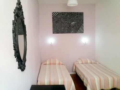 Hostal Duas Na��es Guest House