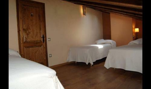 Perafita Villa Sleeps 8 With Pool And Air Con