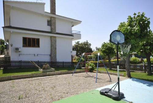 Pineda de Mar Villa Sleeps 10 Pool Wifi