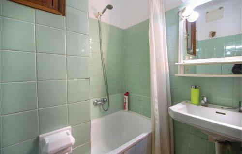 Two-bedroom Apartment In Pineda de Mar