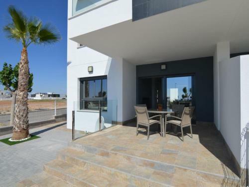 Apartamento Modern Holiday Home With Two Terraces And A Shared Swimming Pool