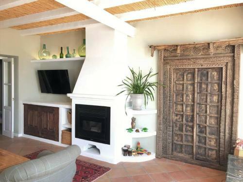 4-bed Andalusian House With Private Pool & Garden!