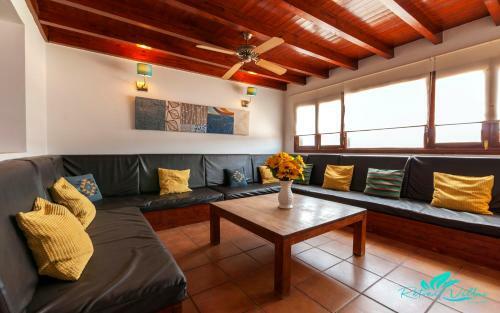 Charming 4-bed Villa In Playa Blanca