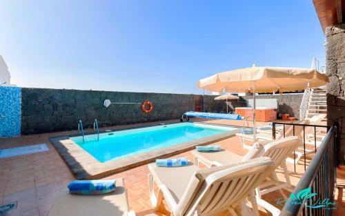 Charming 4-bed Villa In Playa Blanca