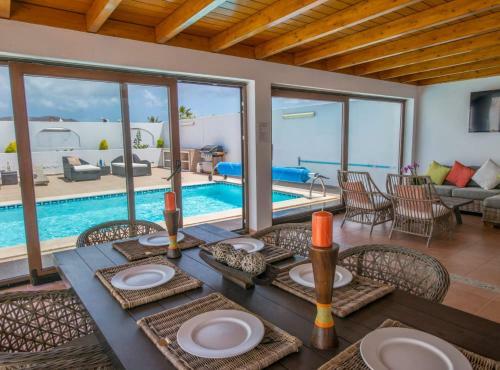 Villa Con Piscina Climatizada Y Jacuzzi