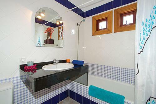 Villa Pechi Bianca - 2 Bedroom Bungalow Villa - Great Value - Private Pool