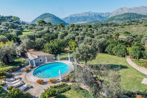 Pollenca Villa Sleeps 12 With Pool And Air Con