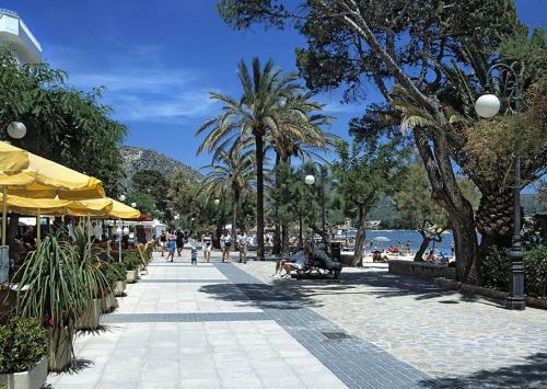 Superb Villa Vallori With Pool Walking To The Beach