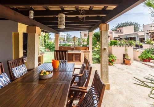 Pollenca Villa Sleeps 6 With Pool Air Con And Wifi