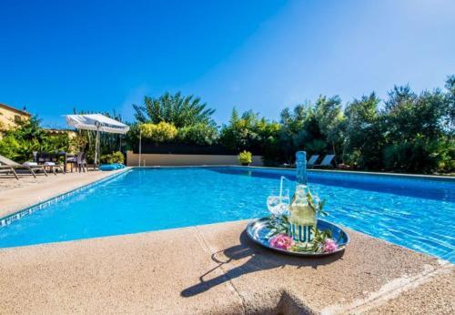 Pollenca Holiday Home Sleeps 8 With Pool