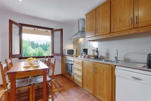 Pollenca Villa Sleeps 6 With Pool Air Con And Wifi