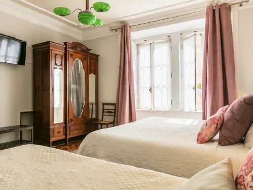 Hostal Chalet Saudade