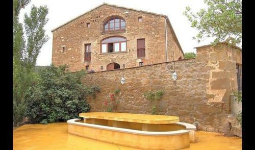 Ponts Villa Sleeps 18 With Pool And Air Con