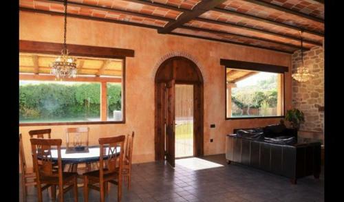 Prat de Comte Villa Sleeps 11 With Pool And Air Con