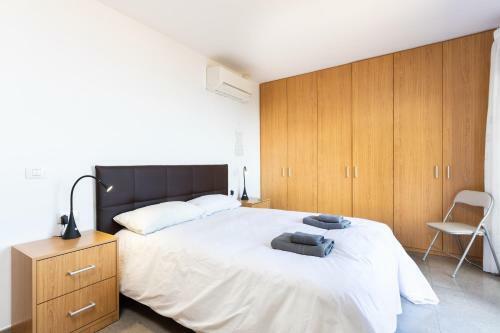 Luminous Villa With Spectacular Views