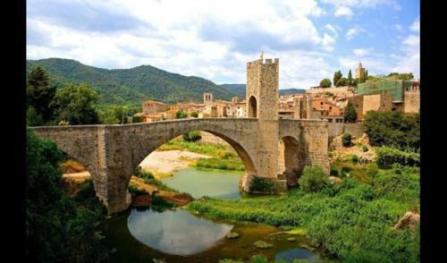 Quart D'onyar Villa Sleeps 6 With Pool