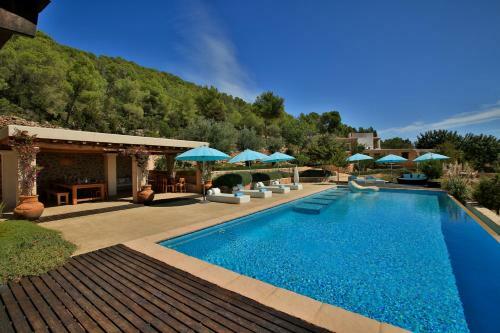 Rent This Luxury Villa With Private Pool, Ibiza Villa 1017