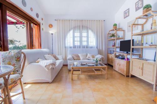 Flatguest Los Tunos +garden +pool +wifi