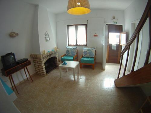 Ahoy Porto Covo Hostel