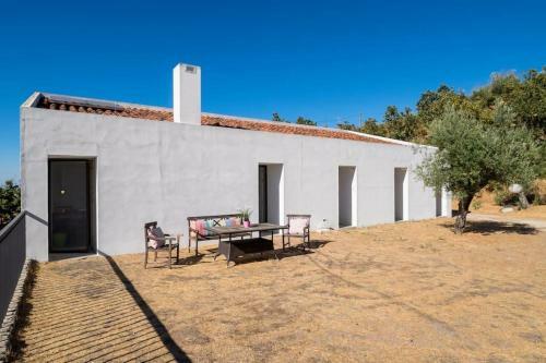 Alentejo Mountain Vacation House