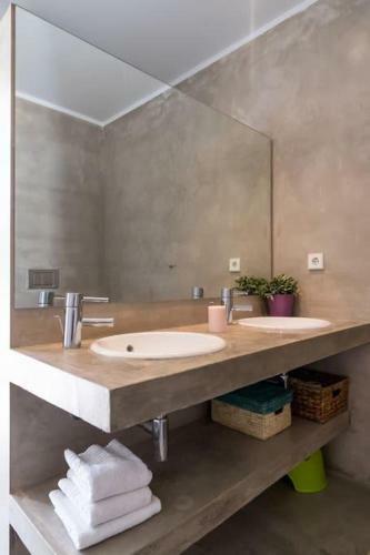 Alentejo Mountain Vacation House