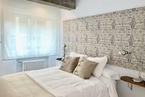 New Gorgeous Central Apartment - Beachfront - 3 Bd