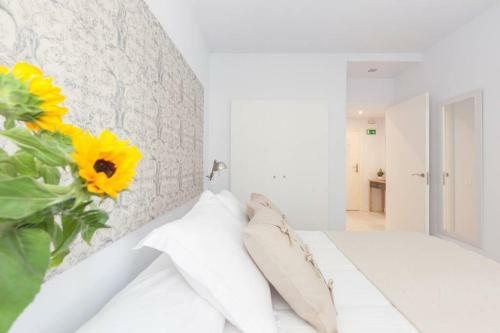 New Gorgeous Central Apartment - Beachfront - 3 Bd